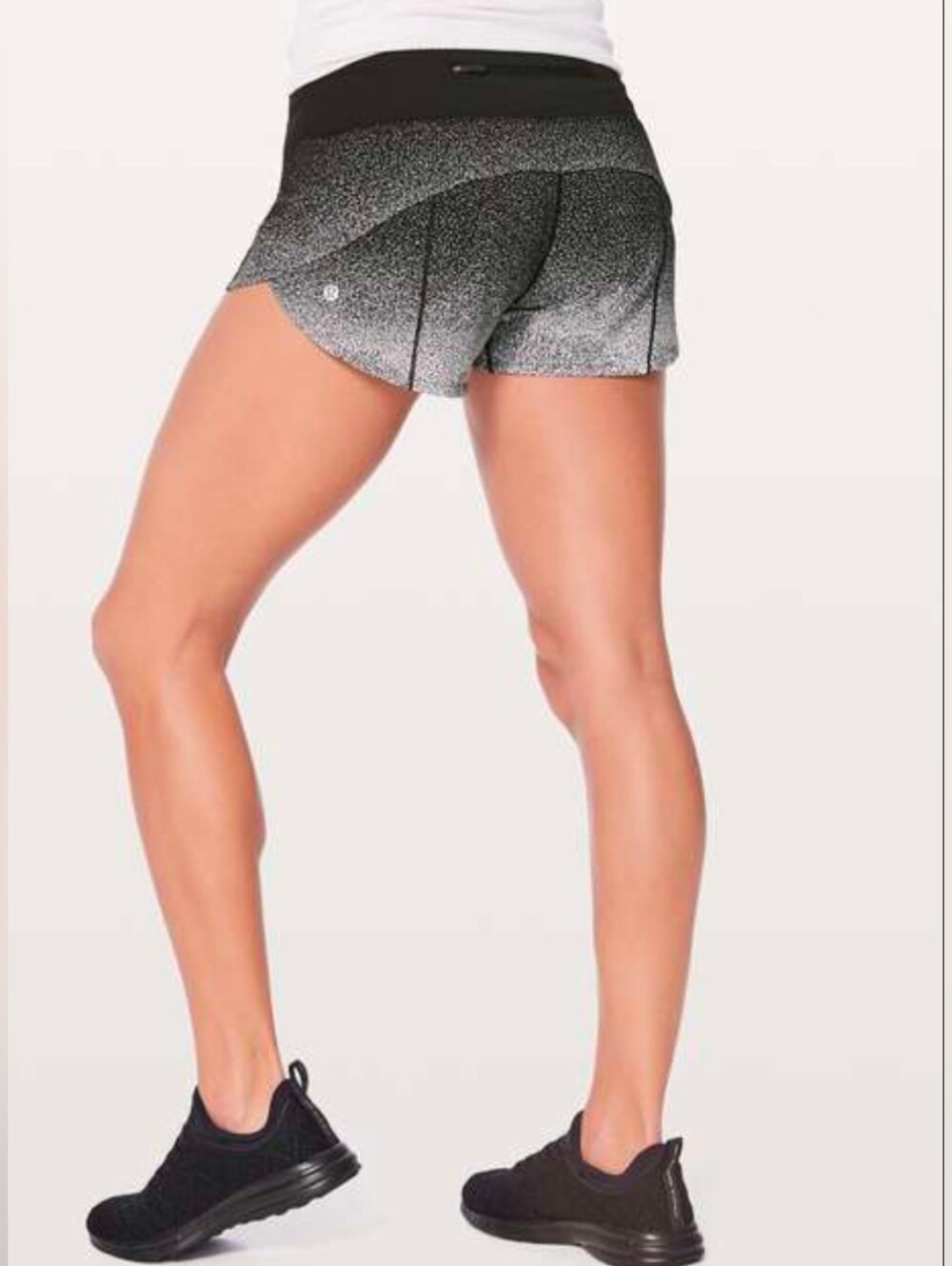 Lululemon speckled ombre speed up shorts size 4